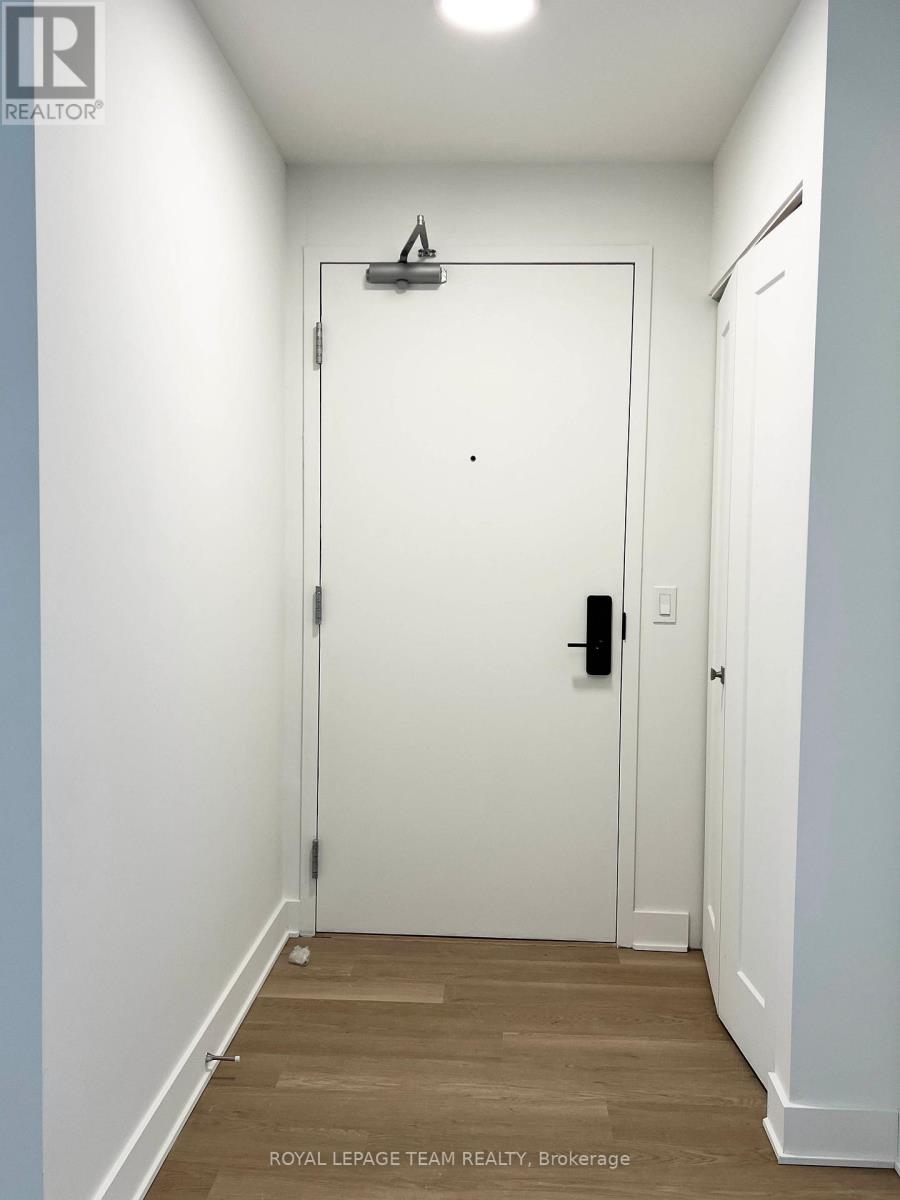 B911 - 1655 Carling Avenue, Ottawa, Ontario  K2A 4H9 - Photo 2 - X12673050