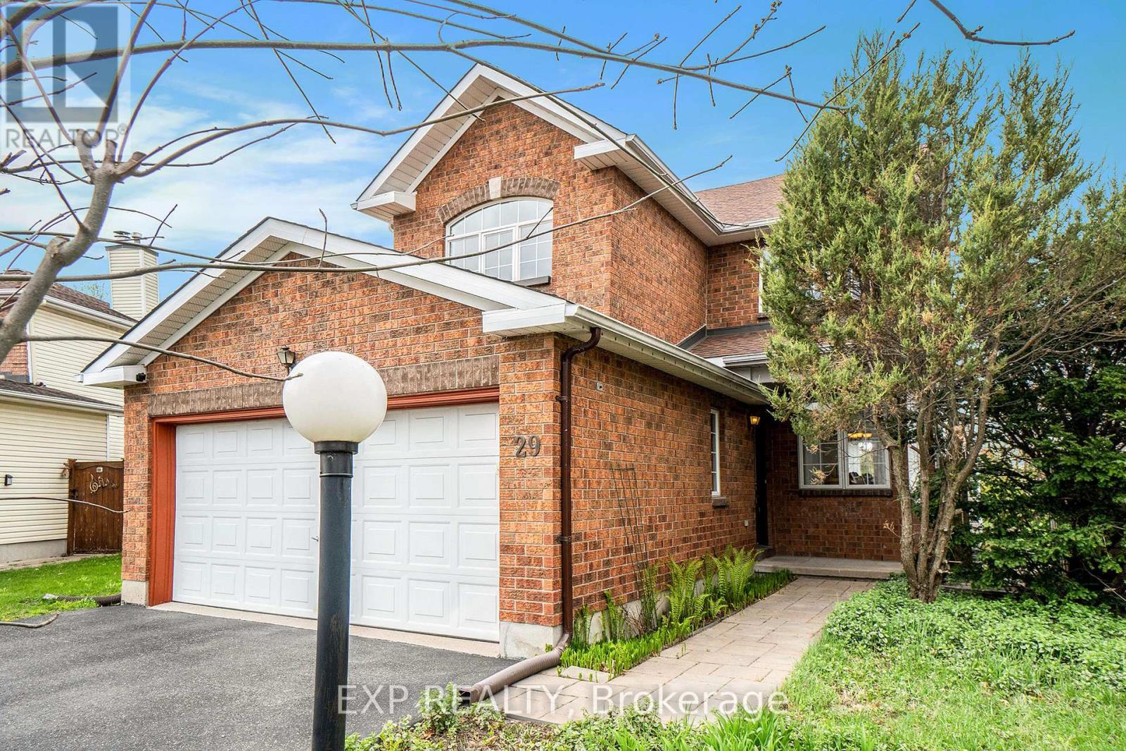 29 Woodford Way, Ottawa, Ontario K2J 4B9 - Photo 3 - X12929540