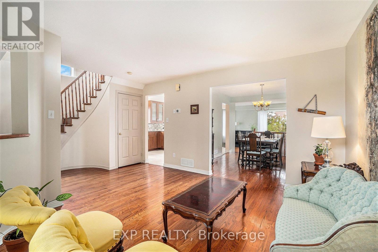 29 Woodford Way, Ottawa, Ontario K2J 4B9 - Photo 7 - X12929540